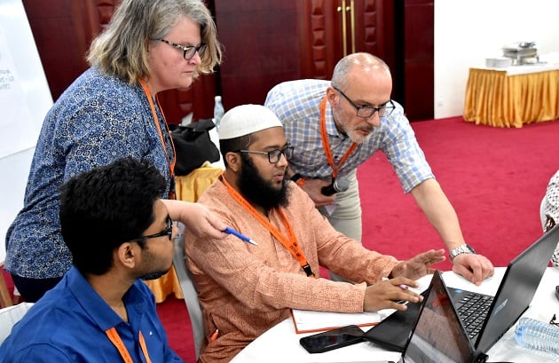 Rohingya crisis WHO introduces new software for epidemiologists to control disease outbreak _ godata2